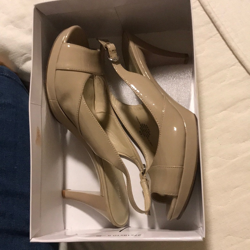 Nine West Kalner slingback peekaboo pumps